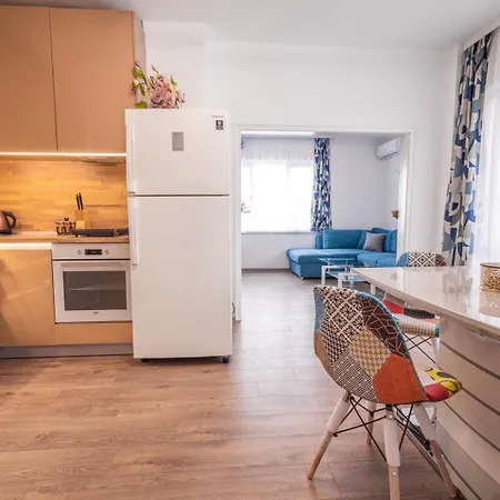 Apartment Cozy 2br By The Sea Garden
